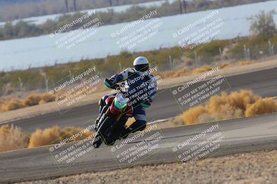 media/Dec-18-2022-SoCal Trackdays (Sun) [[8099a50955]]/Turn 14 (940am)/